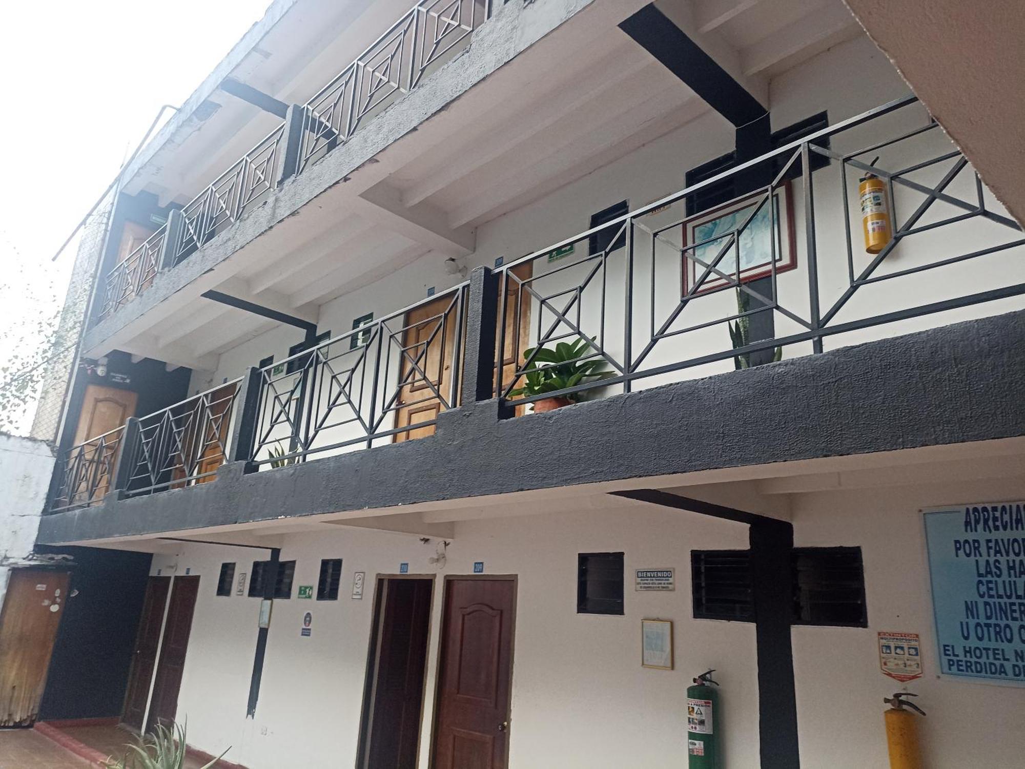 Hotel Los Toboganes Honda  Exterior photo